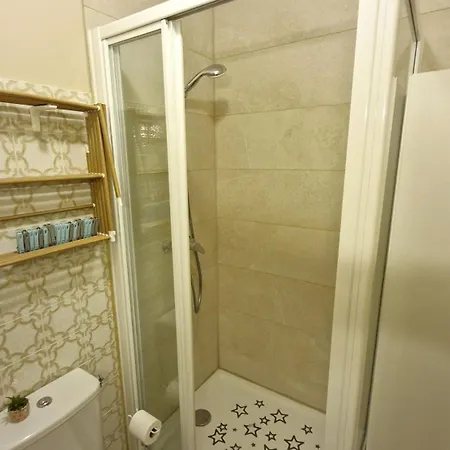 - Cosy Idealement Situe A Proximite De La De Nauzan Appartement