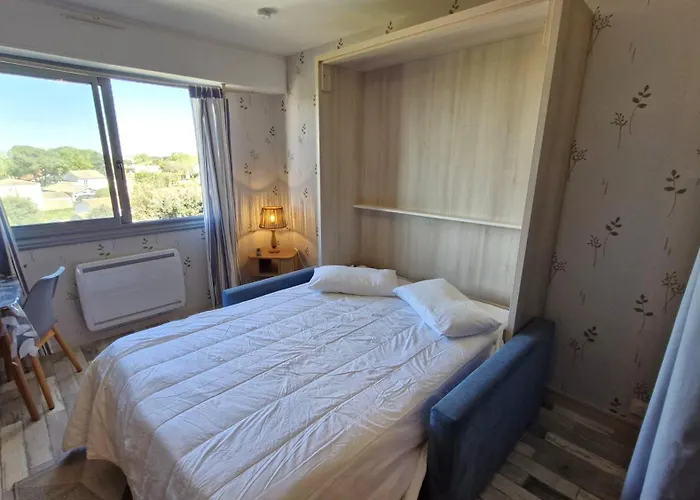 Apartment - Cosy Idealement Situe A Proximite De La De Nauzan *